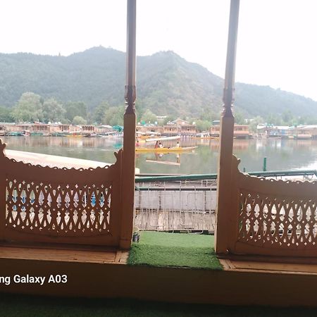 Houseboat Aristotle Excellence Hotel Srinagar  Exterior photo