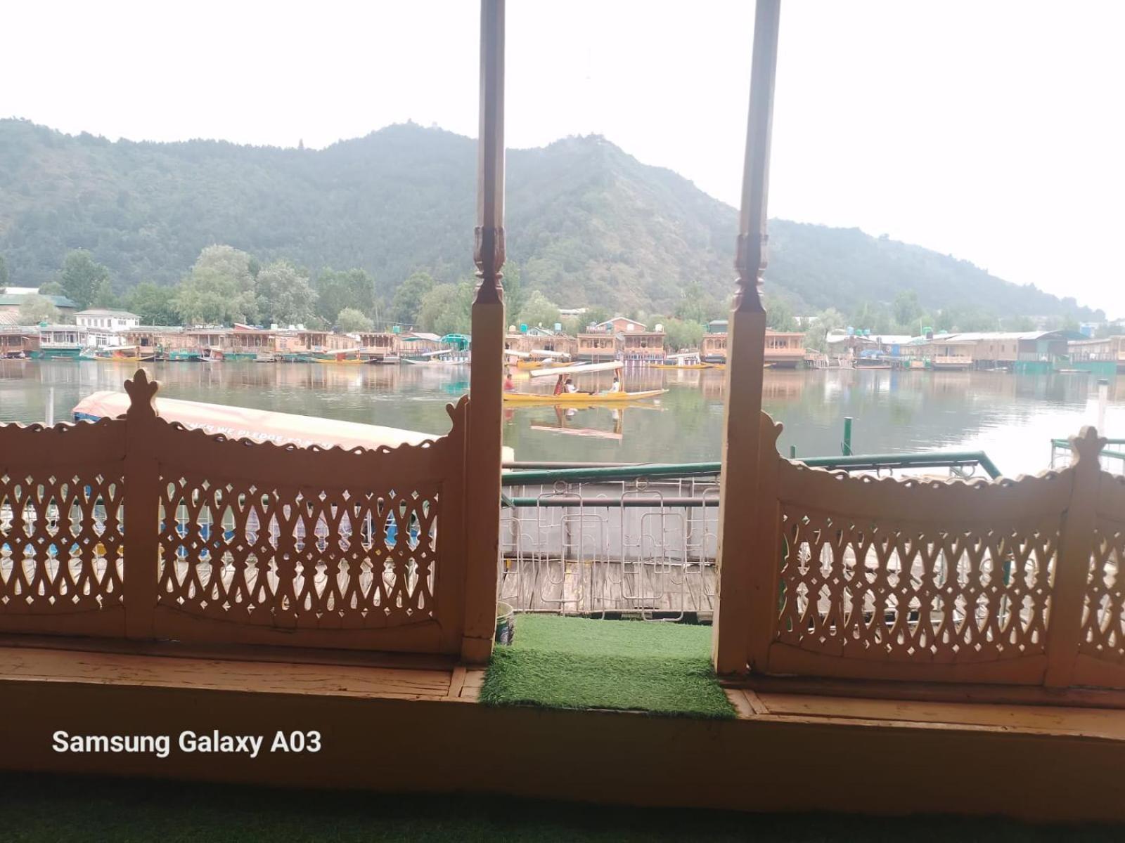 Houseboat Aristotle Excellence Hotel Srinagar  Exterior photo